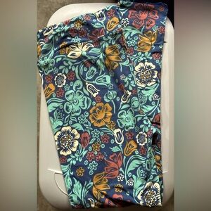 Lularoe tall and curvy leggings